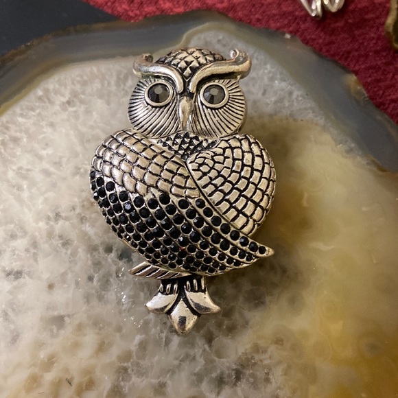 Vintage Jewelry - Large silver w black rhinestone owl brooch